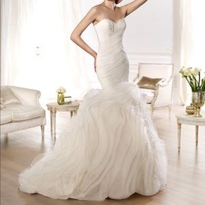 ONE OF A KIND Pronovias Wedding Dress